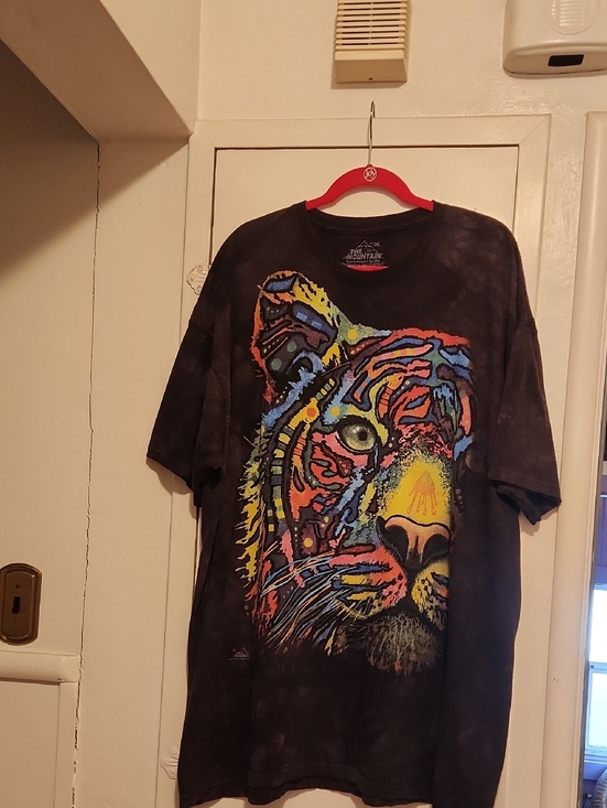 The Mountain Tops - 🔥The Mountain EUC Brown Tie-Dye Tiger Graphic Tee - Multicolor Print